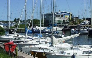 jachthaven Wolphaartsdijk met twee gezellige restaurants